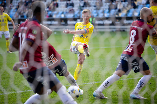 Falkenbergs Tim Stålheden skjuter 0-2