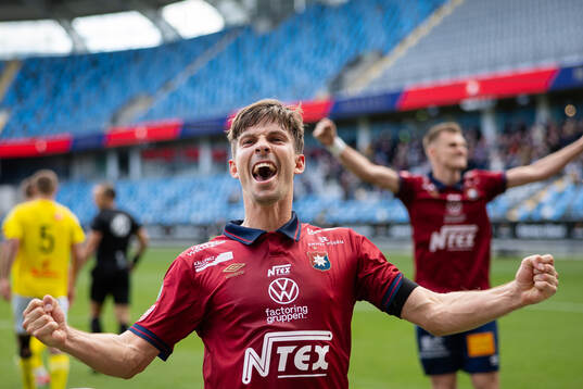 Örgrytes Daniel Paulson jublar