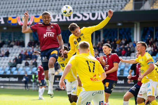 Örgrytes Mikael Dyrestam nickar