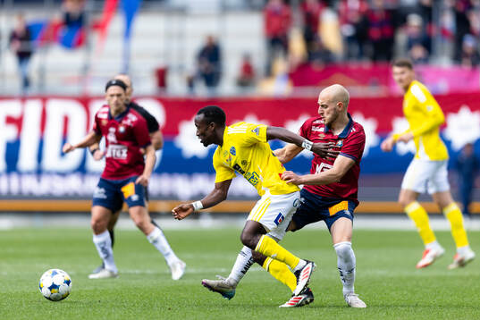 Falkenbergs Wanbe Godwin Aguda och Örgrytes Amel Mujanic