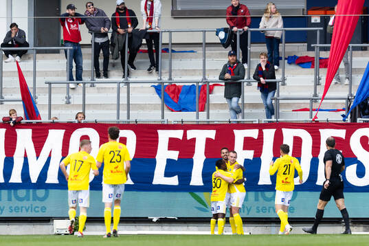 Falkenbergs Nils Bertilsson jublar
