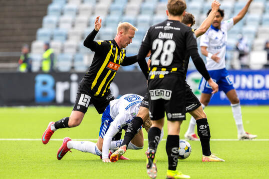 Häckens Mikkel Rygaard Jensen och IFK Norrköpings Isak