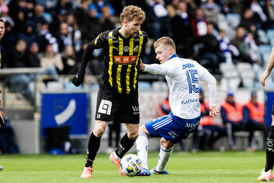 Häckens Simon Gustafson och IFK Norrköpings Sebastian