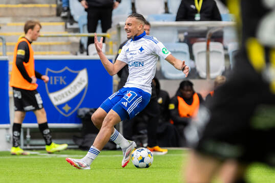 IFK Norrköpings Moutaz Neffati reagerar