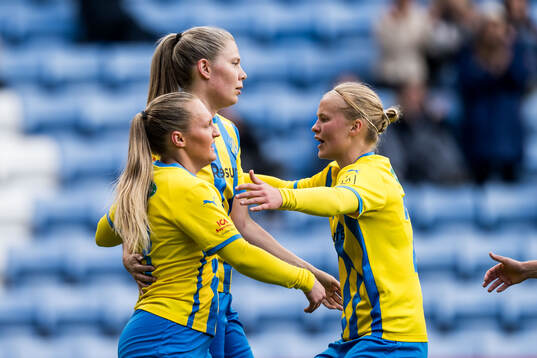 Eskilsminnes Alma Bertilsson, Johanna Olsson och Veronika