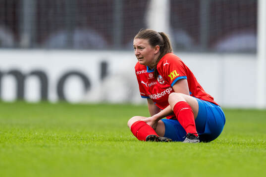 Helsingborgs Kajsa Arthursson har ont