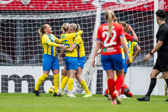 Eskilsminnes Alma Bertilsson, Johanna Lindblom och Johanna
