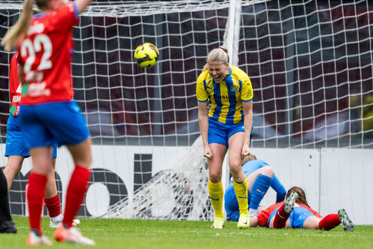 Eskilsminnes Johanna Olsson jublar