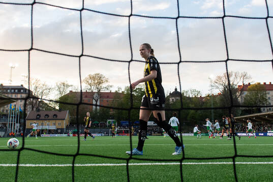 Häckens Emma Östlund deppar och Hammarbys Julie Blakstad