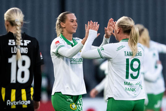 Hammarbys Ellen Wangerheim och Cathinka Tandberg jublar