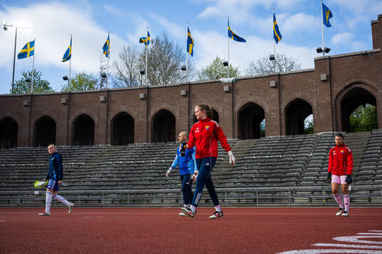Djurgårdens målvakt Elvira Björklund och målvakt Anna