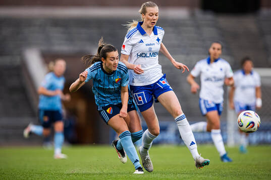 Djurgårdens Lucia Duras och IFK Norrköpings Ebba Handfast