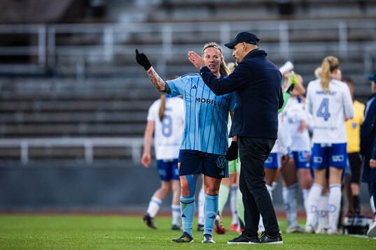 Djurgårdens Therese Åsland och tränare Marcelo Fernandez