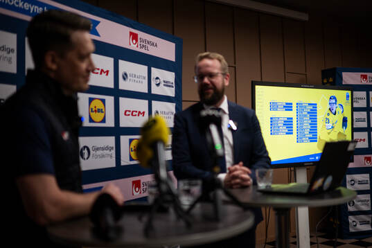 Sam Hallam, head coach and Linus Hugosson, media officer of