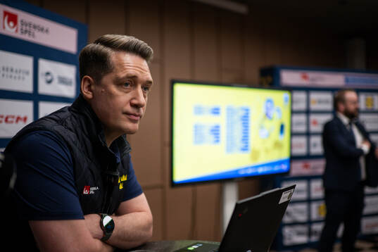 Sam Hallam, head coach of the Swedish men's national ice