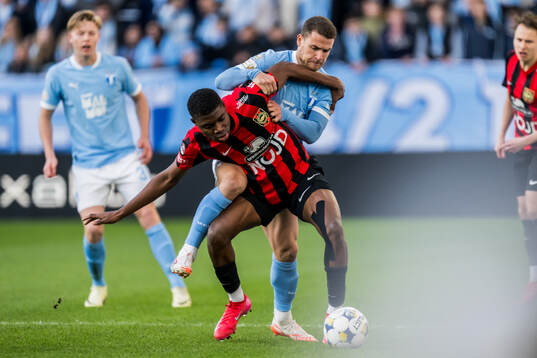 Brommapojkarnas Ezekiel Alladoh och Malmö FFs Gabriel
