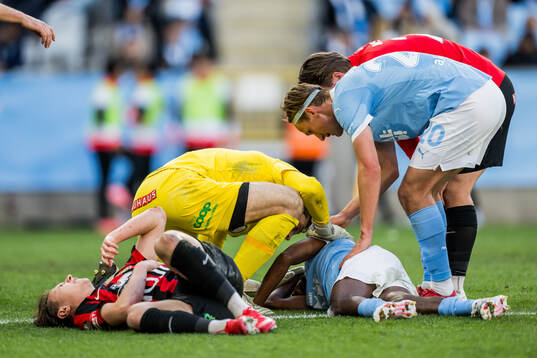 Malmö FFs Taha Ali har ont