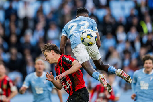 Brommapojkarnas Alex Timossi Andersson och Malmö FFs Taha