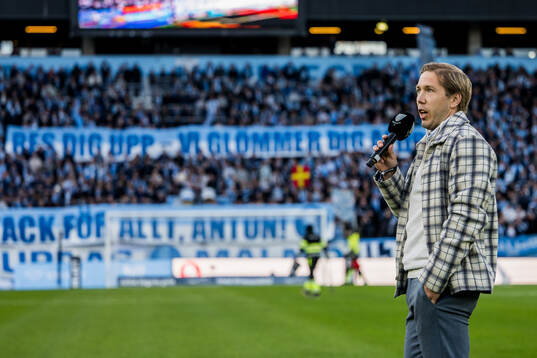 Malmö FFs tidigare spelare Anton Tinnerholm hyllas