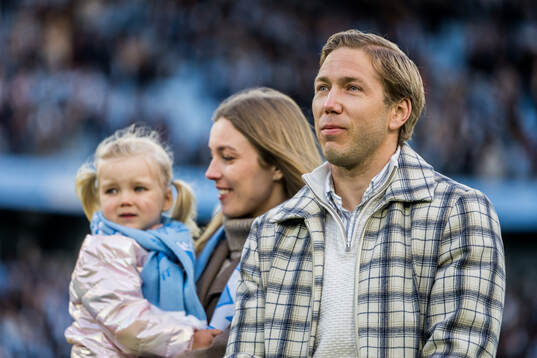 Malmö FFs tidigare spelare Anton Tinnerholm hyllas