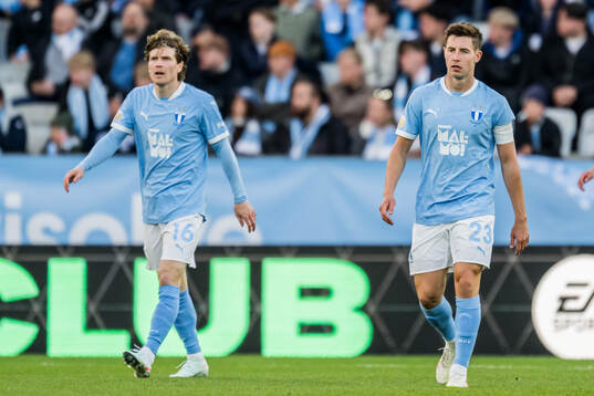 Malmö FFs Oliver Berg och Lasse Berg Johnsen deppar