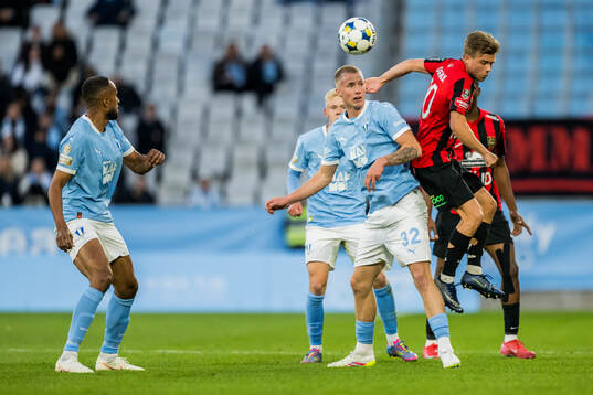 Malmö FFs Daniel Gudjohnsen och Brommapojkarnas Wilmer
