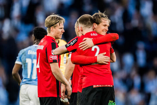 Brommapojkarnas Hlynur Freyr Karlsson och Wilmer Odefalk