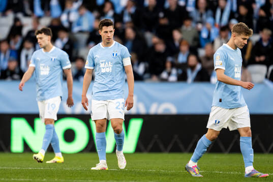 Malmö FFs Lasse Berg Johnsen och Hugo Bolin deppar