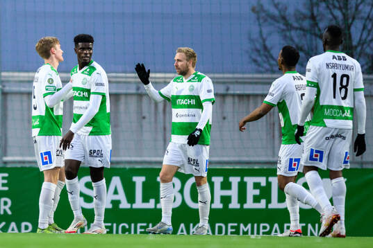 Västerås Aaron Le Forestier Banind Bibout jublar med Karl