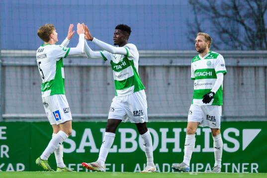 Västerås Aaron Le Forestier Banind Bibout jublar med Karl