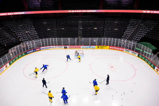 Players of Sweden at a practice session