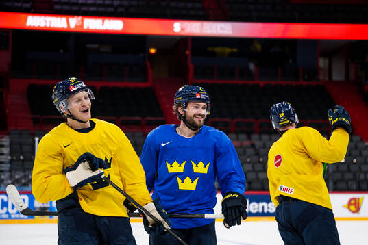 Emil Heineman and Rasmus Andersson of Sweden at a practice