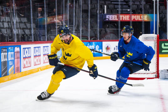 Erik Gustafsson and Lucas Raymond of Sweden at a practice