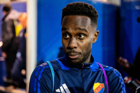 Tokmac Nguen of Djurgården is being interviewed