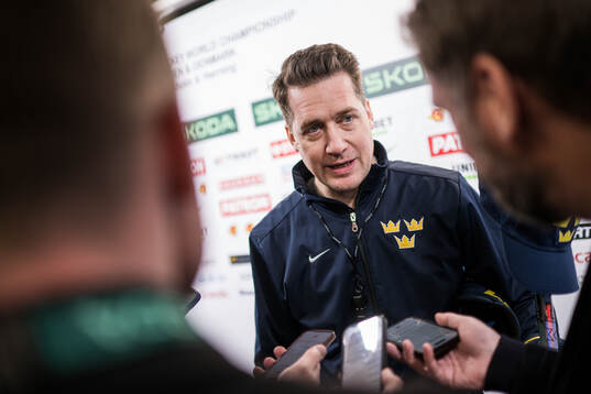 Head coach Sam Hallam of Sweden