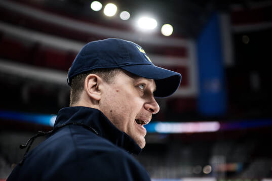Head coach Sam Hallam of Sweden at a practice session