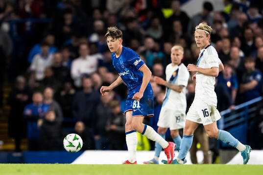 Reggie Walsh of Chelsea and Tobias Gulliksen of Djurgården