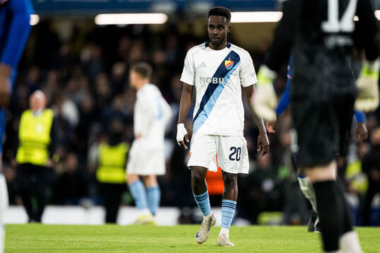 Tokmac Nguen of Djurgården looks dejected