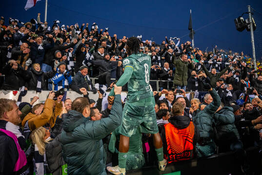 Yves Bissouma of Tottenham Hotspur celebrates
