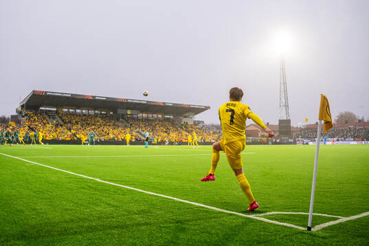 Patrick Berg of Bodø/Glimt takes a corner kick