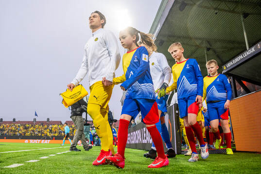 Patrick Berg of Bodø/Glimt enters the pitch