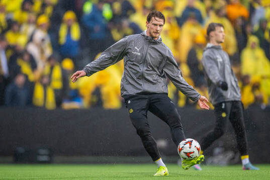Kasper Høgh of Bodø/Glimt warms up