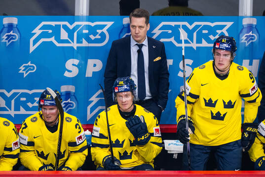 Isac Lundeström, Anton Bengtsson, head coach Sam Hallam