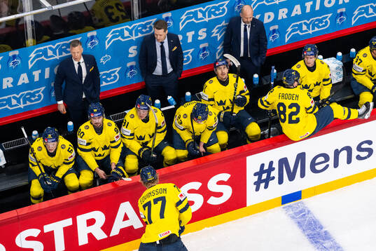 Assistant coach Nicklas Rahm, head coach Sam Hallam and