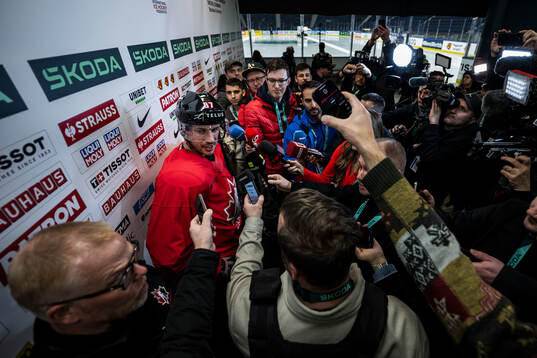 Bläddra bland fler bilder av 2025 IIHF Ice Hockey World Championship, day 1, Canada, practice