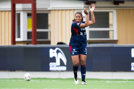 Rosengårds Jo-Anne Agbor Tataw Cronquist jublar