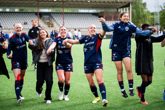 Rosengårds spelare jublar