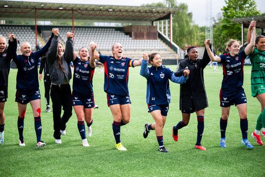 Rosengårds spelare jublar