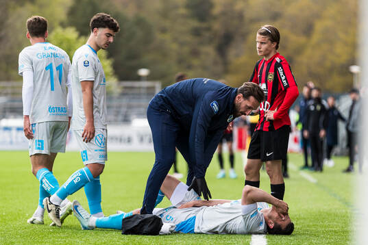 Halmstads Pascal Gregor har ontunder fotbollsmatchen i