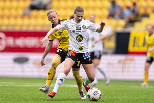 Elfsborgs Hanna Gunnarsson och Örebro SKs Cornelia Karlsson